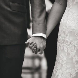 Illustration symbolique d’une thérapie de couple axée sur le lien et l’accompagnement